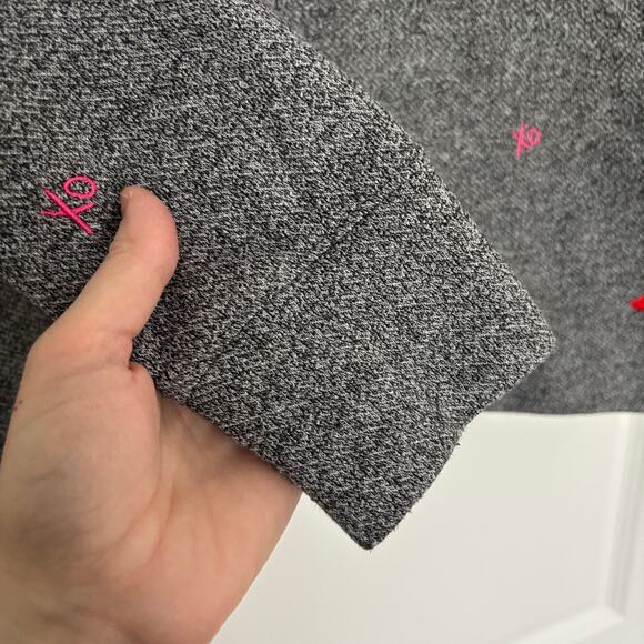 Lou & Grey Lou & Grey Heart Emoji Fleeceback Sweatshirt embroidered preppy twee - Picture 6 of 10